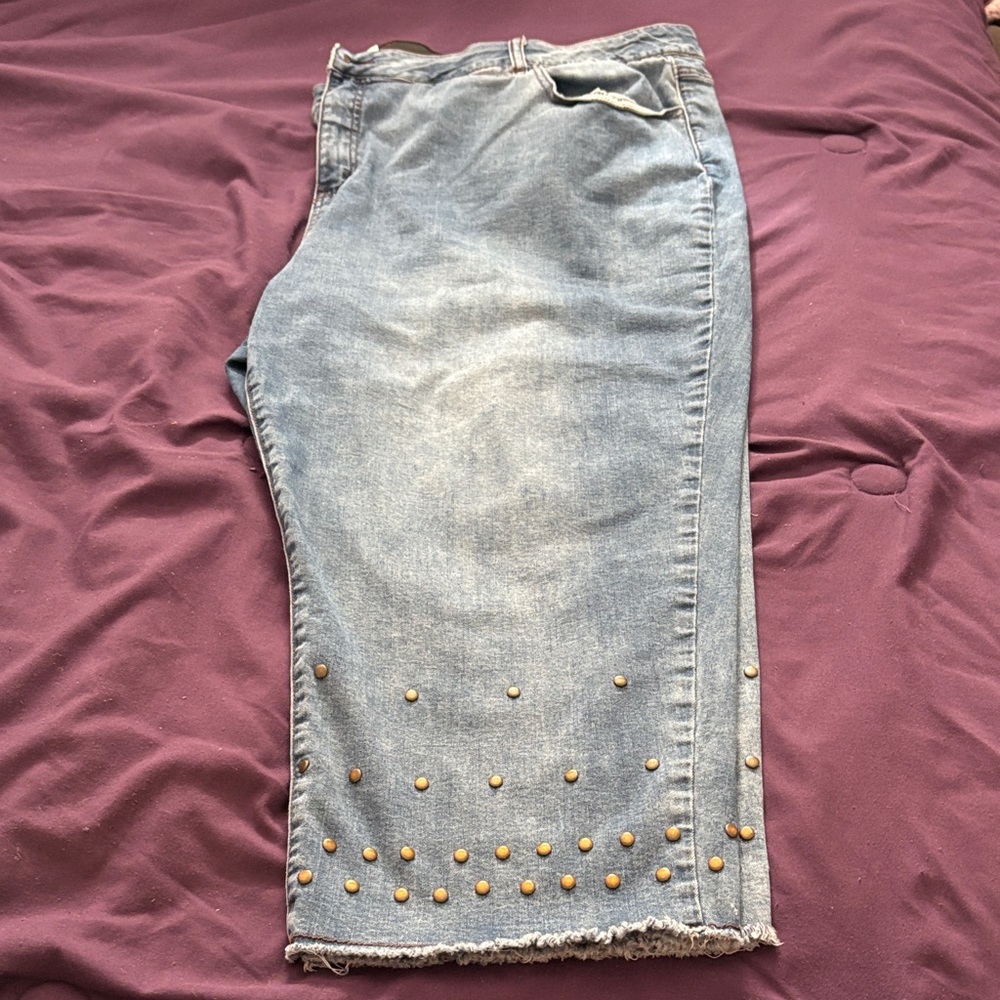 Studded Light Blue Women's capri Jeans